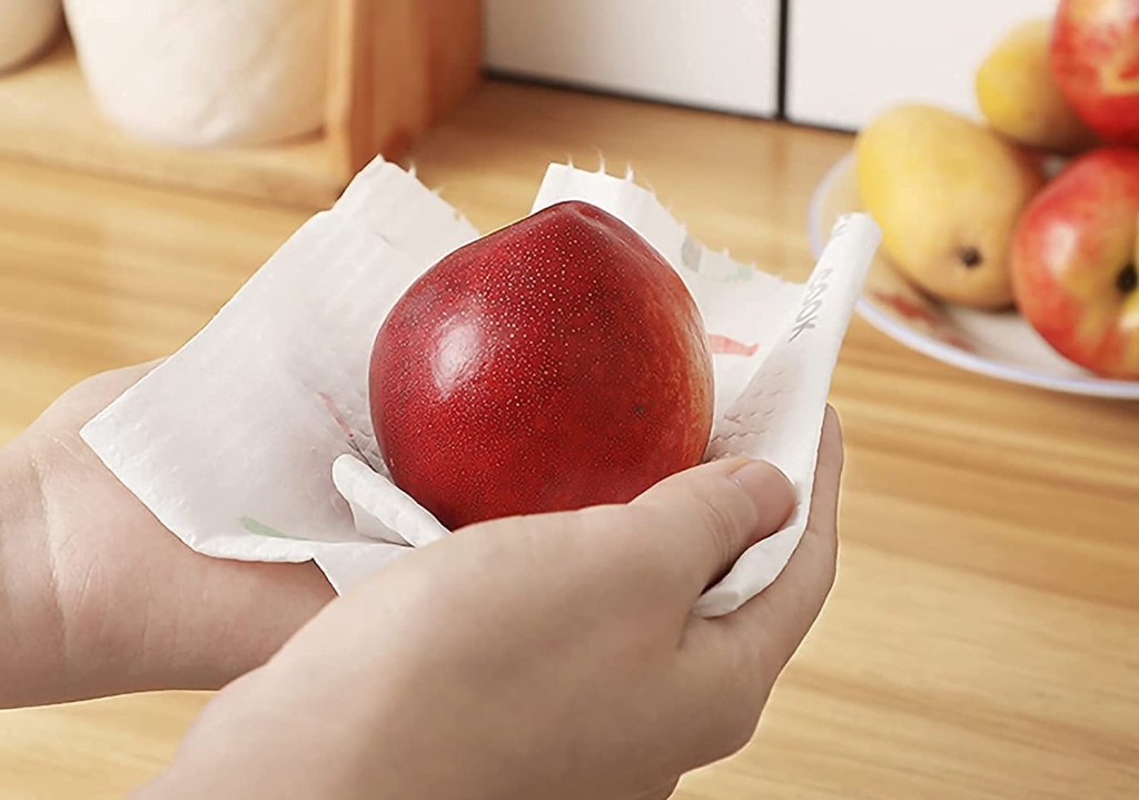 Non-Woven Reusable and Washable Kitchen Tissue Roll | Oil Absorbing Paper Towel | Printed Dish Cloth Cleaning Wipe Roll | Non-Stick & Eco-Friendly